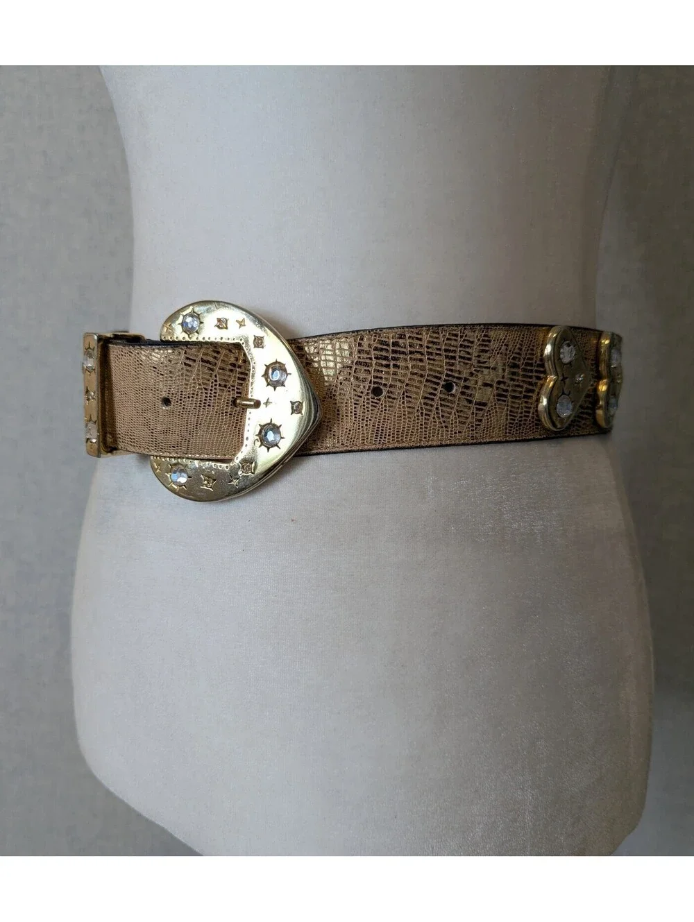 Vintage 80s 90s Made in Italy gold leather heart concho belt - Size S